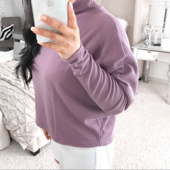 Melrose and Market s lilac turtleneck boxy top - Picture 5 of 8